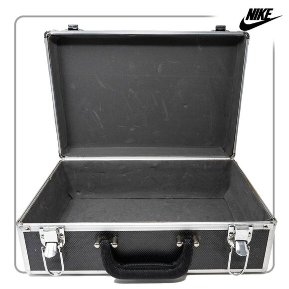 Air Jordan XVII  17 OG Vintage Black Metal Case 2002 - Picture 2 of 7